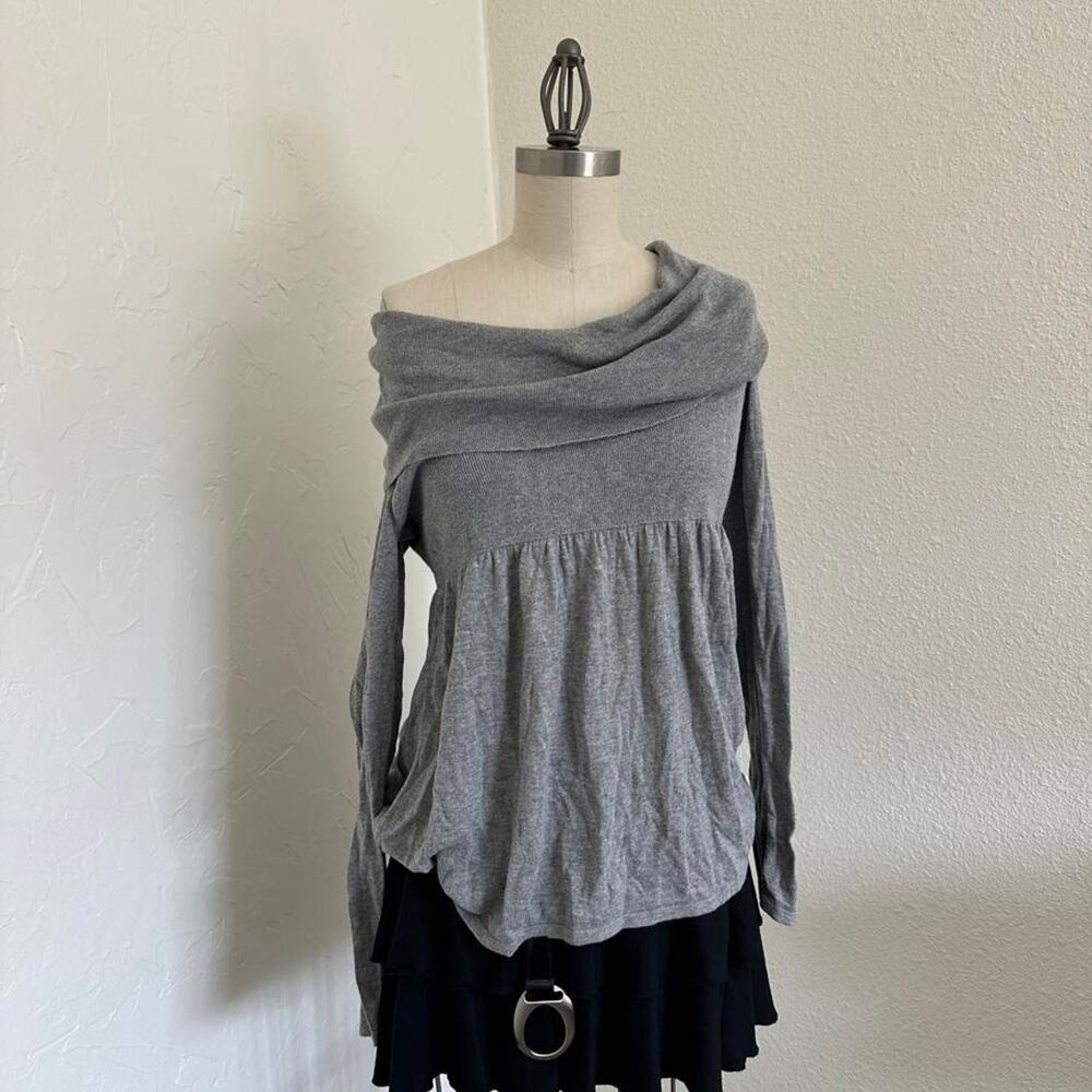 Elle women’s medium sweater Gray off the shoulder long sleeve top with cowl neck